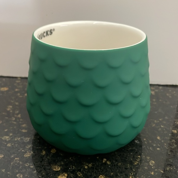*FLAW* Starbucks Green Siren Tail Scaled Mermaid Fish Tail Handle 2025 Mug 14oz. - Picture 5 of 7
